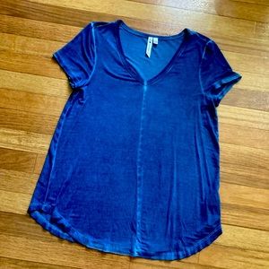 Cable and gauge. Size medium. Dark blue. Very very soft.